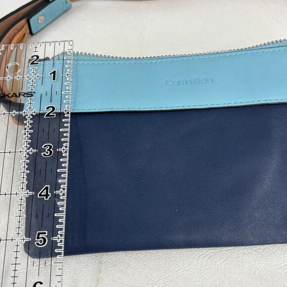 Calvin Klein Belt with Fanny Pack Bag Zip Pouch Blue Adjustable Size S - Picture 4 of 9